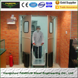 Cold storage room swing door with rotating shaft